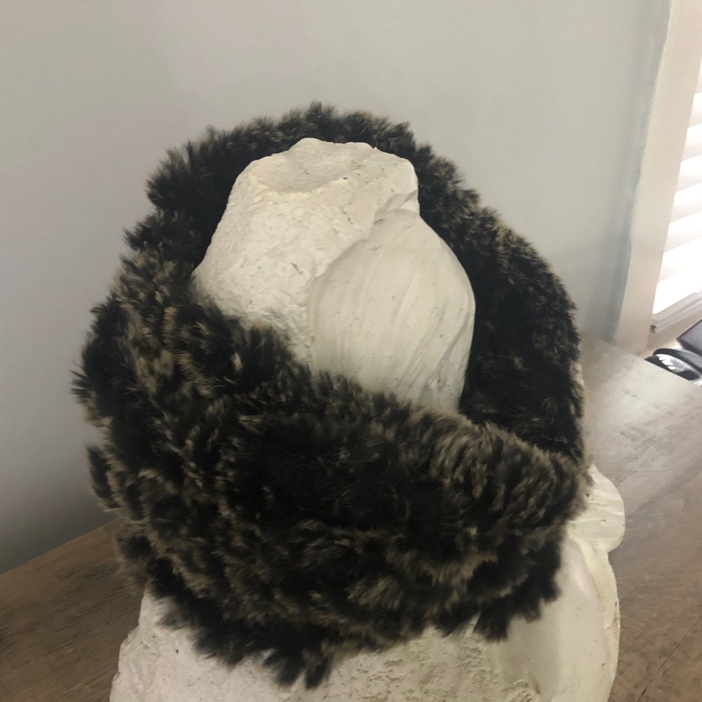 Rabbit Fur Infinity loop scarf - Picture 2 of 4